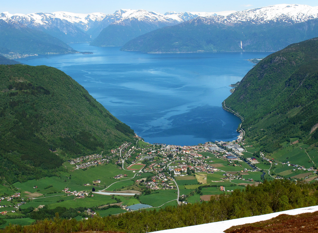 View of Vik from Storesvingen